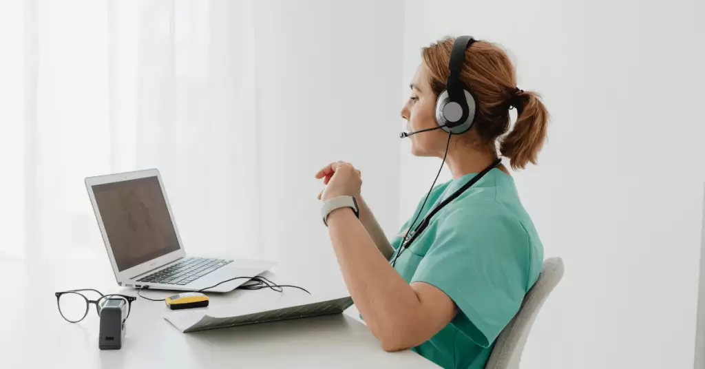 24/7 digitale zorg zonder extra FTE: workflow-automatisering en cliëntportalen voor zorg op afstand